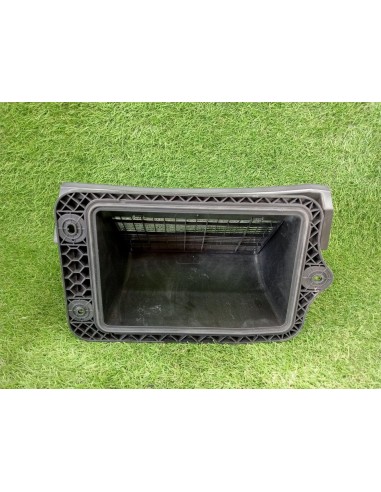 [96535] REJILLA AIREADORA - AUDI A8 (D2)...