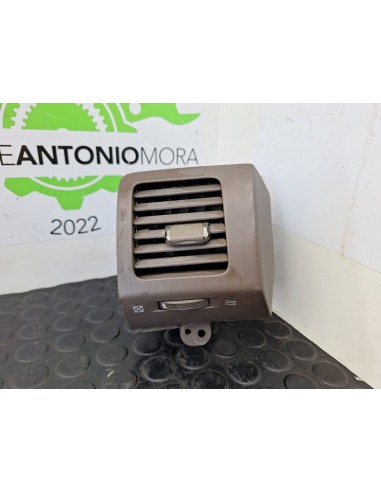[100497] REJILLA AIREADORA - TOYOTA LAND...