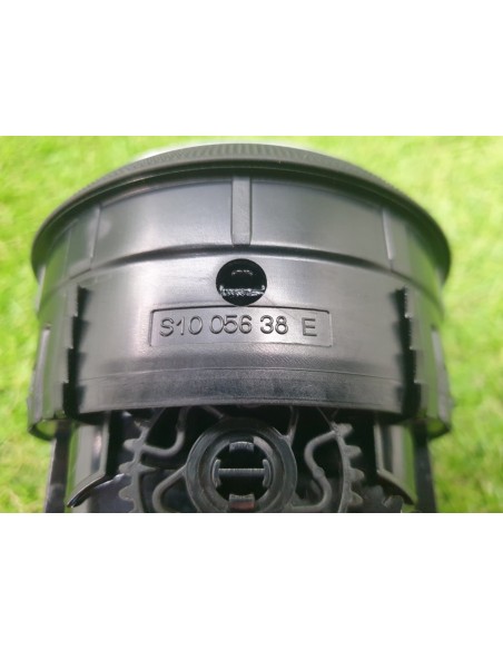 [95291] REJILLA AIREADORA - AUDI Q2 (GAB)