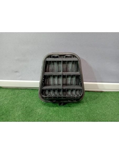 [94830] REJILLA AIREADORA - AUDI A3 (8P)