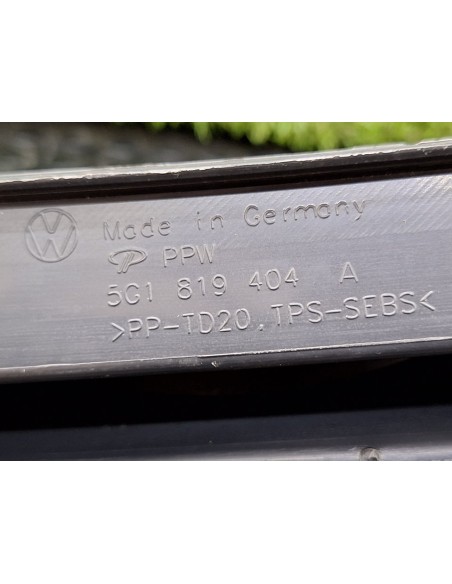 [102125] REJILLA LIMPIA PARABRISAS - VOLKSWAGEN GOLF VI (5K1)