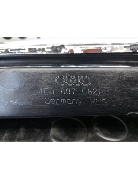 [97063] REJILLA PARAGOLPES DERECHA - AUDI A8 (D2) (01/1994 - 01/1999)