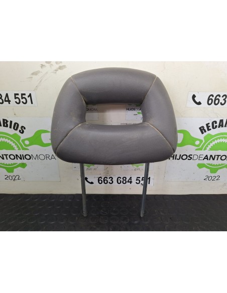 [102568] REPOSACABEZAS - NISSAN ATLEON