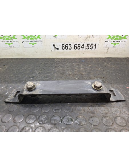 [105424] SOPORTE  - NISSAN CABSTAR 01.04 - (01/2004 - 01/2006)