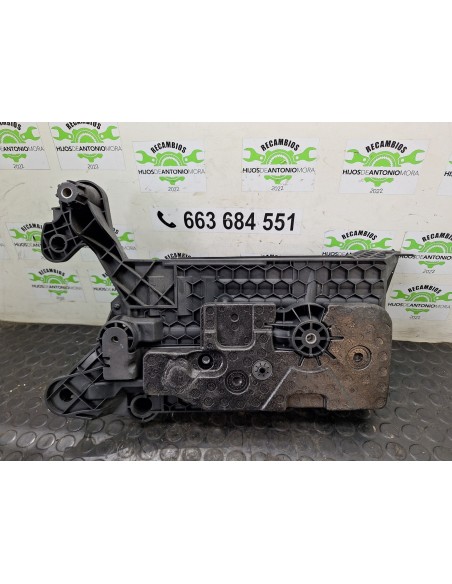 [104817] SOPORTE BATERIA - SEAT LEON SC (5F5)