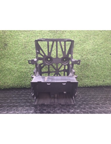 [101862] SOPORTE CAJA FUSIBLES - FORD TRANSIT...