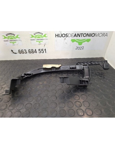 [99785] SOPORTE ESCAPE - MERCEDES CLASE A (BM 177)