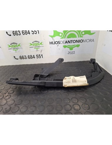 [99785] SOPORTE ESCAPE - MERCEDES CLASE A (BM 177)