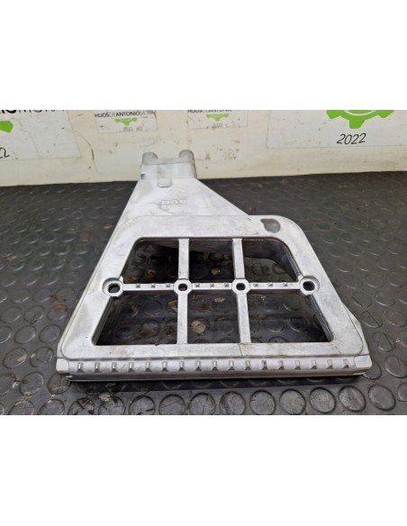 [103205] SOPORTE ESTRIBO IZQUIERDO - DAF SERIE XF105.XXX (01/2006 - 12/2013)