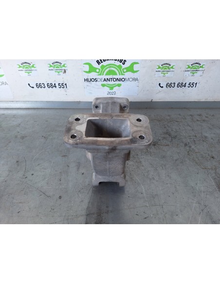 [102456] SOPORTE ESTRIBO IZQUIERDO - RENAULT KERAX 2002 - E3 (01/2002 - 01/2006)
