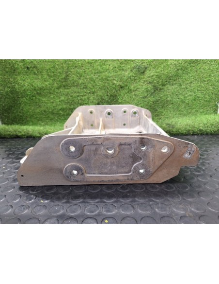 [99592] SOPORTE ESTRIBO IZQUIERDO - RENAULT KERAX AB 2006