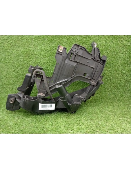 [96440] SOPORTE FARO DERECHO - AUDI A4 AVANT (B5)