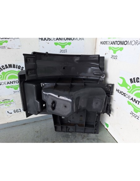 [104856] SOPORTE FARO IZQUIERDO - SCANIA SERIE 4 (P/R 94 G) (01/1996 - 01/2004)
