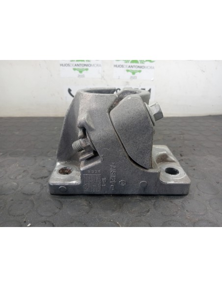 [106657] SOPORTE GUARDABARRO - RENAULT SERIE T (01/2013 - ...)