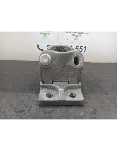 [106657] SOPORTE GUARDABARRO - RENAULT SERIE T (01/2013 - ...)