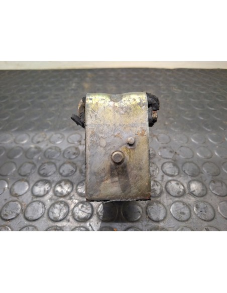 [104304] SOPORTE MOTOR - NISSAN CABSTAR E (01/2002 - 12/2003)