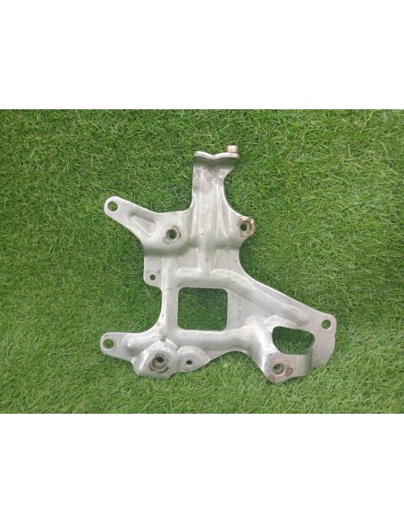 [96656] SOPORTE TURBO COMPRESOR - AUDI A8 (D2) (01/1994 - 01/1999)