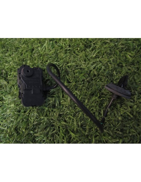 [95757] TAPA  - VOLKSWAGEN GOLF VII LIM. (01/2012 - 12/2017)