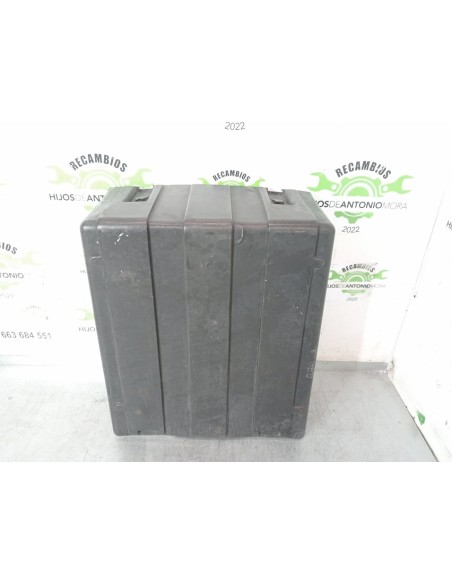 [102356] TAPA BATERIA - IVECO STRALIS (AS) (01/2012 - 01/2019)