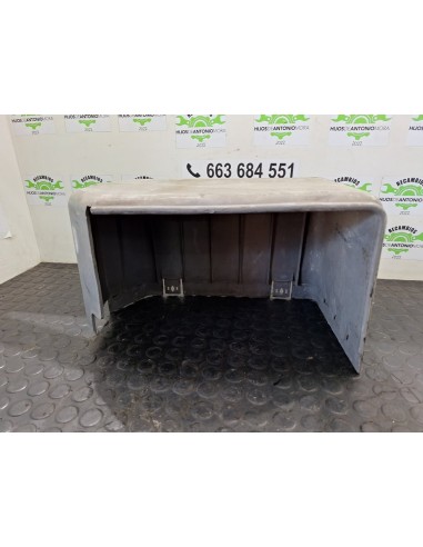 [103413] TAPA BATERIA - MERCEDES MB 100 D CAJA...