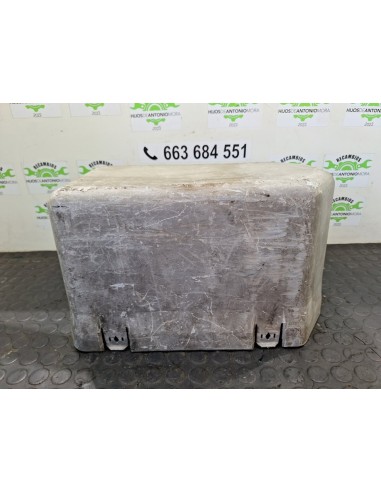[103413] TAPA BATERIA - MERCEDES MB 100 D CAJA...