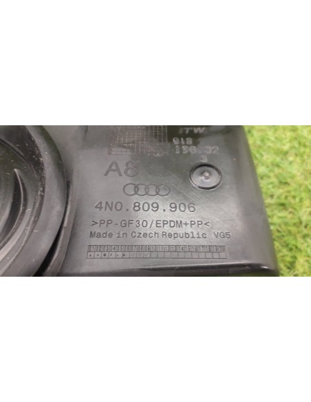[92878] TAPA EXTERIOR COMBUSTIBLE - AUDI A8 (D2) (01/1994 - 01/1999)