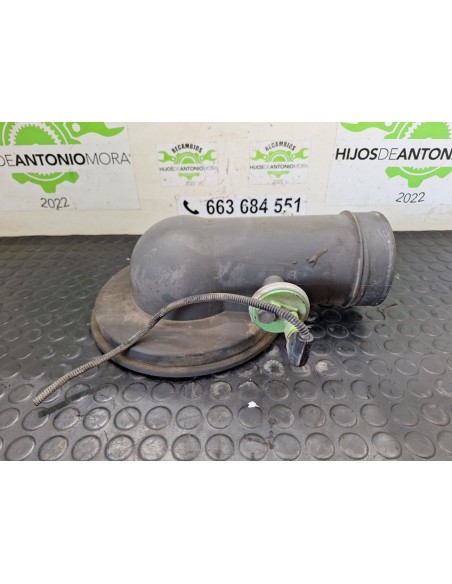 [102725] TAPA FILTRO AIRE - IVECO EUROCARGO TECTOR (01/2001 - 12/2003)
