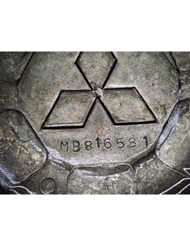 [99900] TAPACUBOS - MITSUBISHI MONTERO (L040)