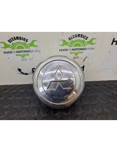 [99899] TAPACUBOS - MITSUBISHI MONTERO (L040) 2