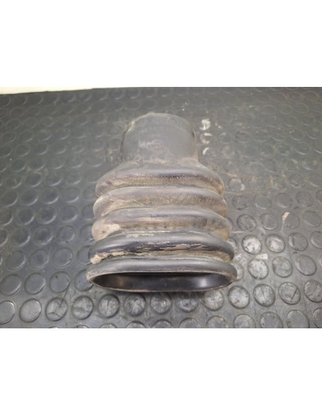 [102432] TUBO FILTRO AIRE - NISSAN CABSTAR E (01/2002 - 12/2003)