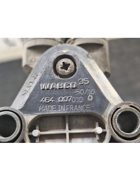 [105465] VALVULA NIVELADORA SUSPENSION - SCANIA SERIE 4 (P/R 94 G) (01/1996 - 01/2004)