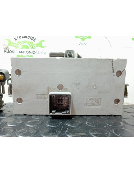 [113237] CAJA RELES / FUSIBLES - IVECO DAILY CONF. PAQUETERÍA (SOMMER) (01/2012 - ...)