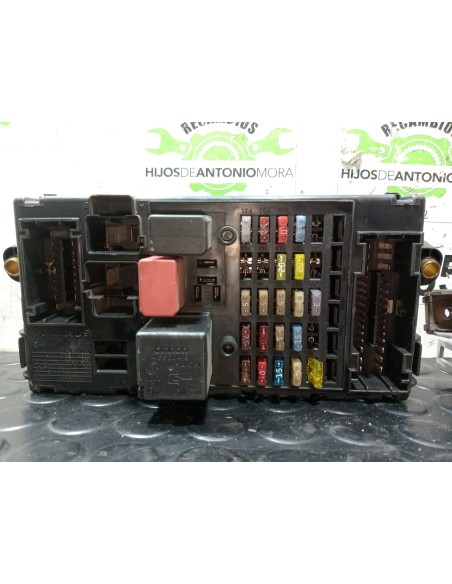 [113237] CAJA RELES / FUSIBLES - IVECO DAILY CONF. PAQUETERÍA (SOMMER) (01/2012 - ...)