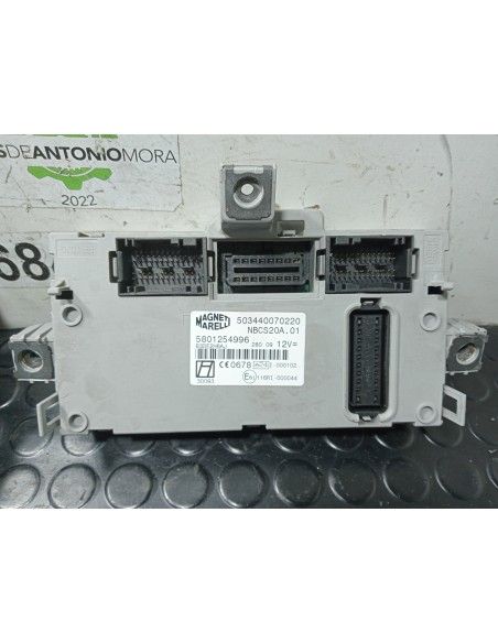 [113237] CAJA RELES / FUSIBLES - IVECO DAILY CONF. PAQUETERÍA (SOMMER) (01/2012 - ...)